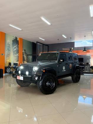 JEEP WRANGLER 3.6 UNLIMITED SPORT 4X4 V6 GASOLINA 4P AUTOMÁTICO
